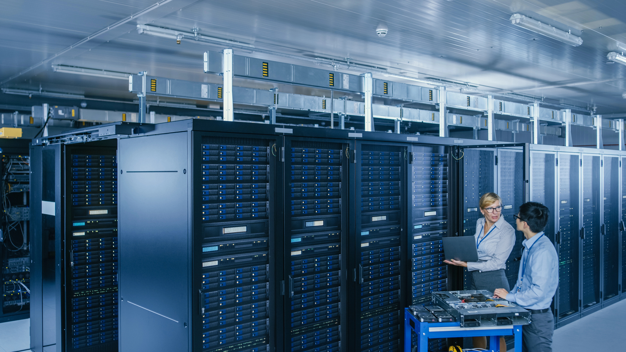Infraestructuras IT y redes profesionales en Adecom Informatica